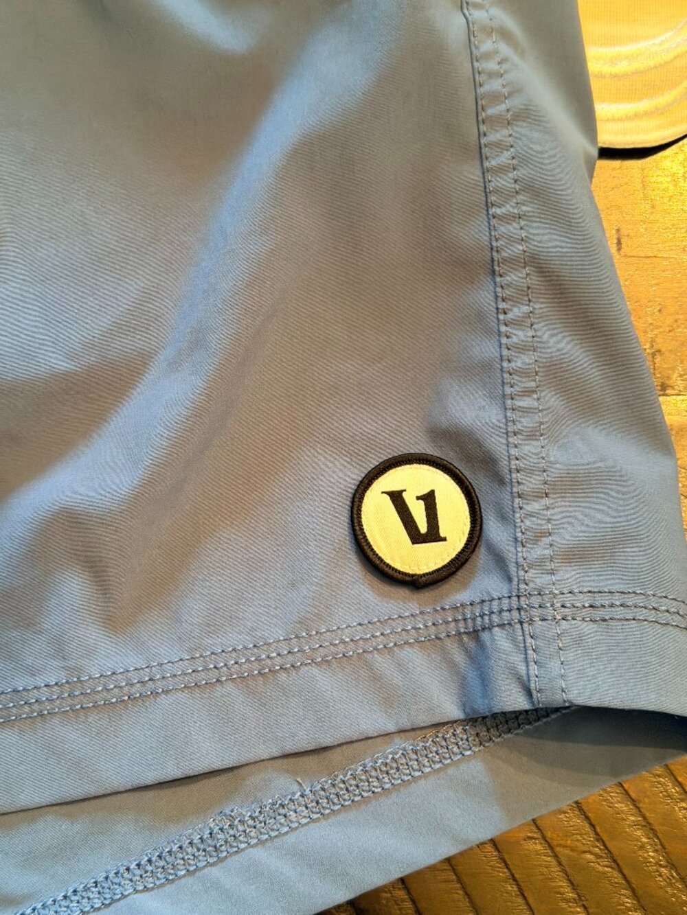 Vuori Mens Lined 7" Kore Shorts Small - Picture 2 of 9